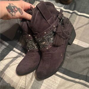 Women's Suede Ankle cowgirl Boots - Purple